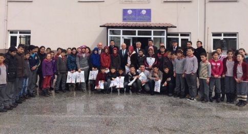 ÖĞRENCİLERE YAPRAK TEST FASİKÜL SETİ DAĞITILDI