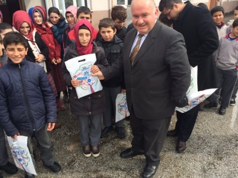 ÖĞRENCİLERE YAPRAK TEST FASİKÜL SETİ DAĞITILDI