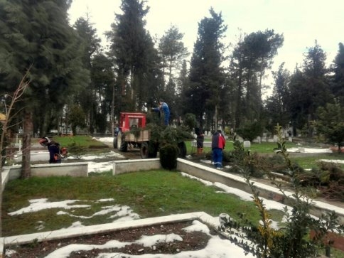 Mezarlık Bakımları ve Mezarlık Hizmetleri Aralıksız Devam Ediyor