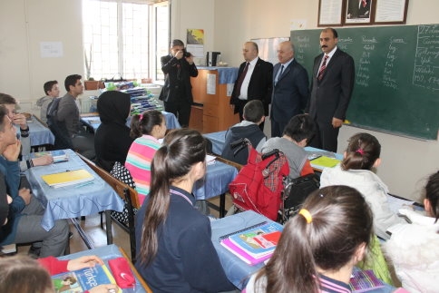 TEOG Sınavına Girecek Olan Öğrencilere Test Kitapçıkları Dağıtıldı