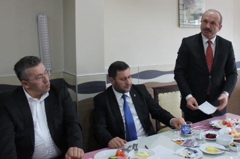 Akyazı’dan İllaki Bir Vekil Olsun 