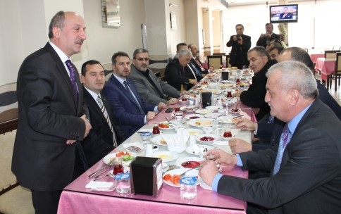 Akyazı’dan İllaki Bir Vekil Olsun 