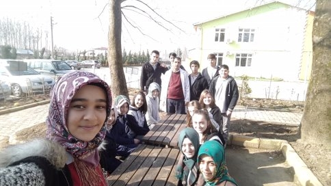 Öğrencilerden Çevre Düzenlemesi