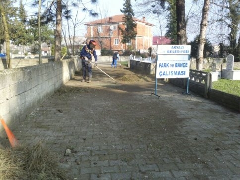 PARK ve BAHÇELERE YENİ OYUN GRUPLARI, MEZARLIKLARDA BAHAR PEYZAJ ÇALIŞMASI