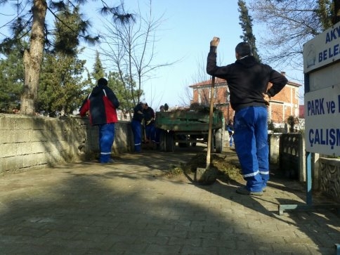 PARK ve BAHÇELERE YENİ OYUN GRUPLARI, MEZARLIKLARDA BAHAR PEYZAJ ÇALIŞMASI