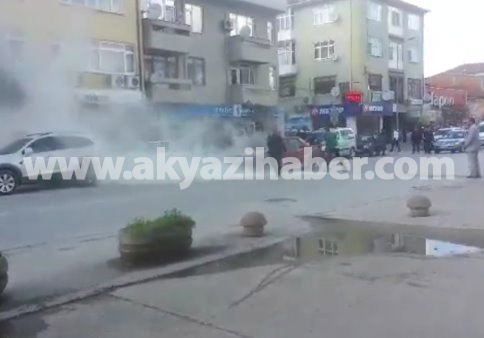 Hareket Halindeki Otomobil Bir Anda Alev Aldı