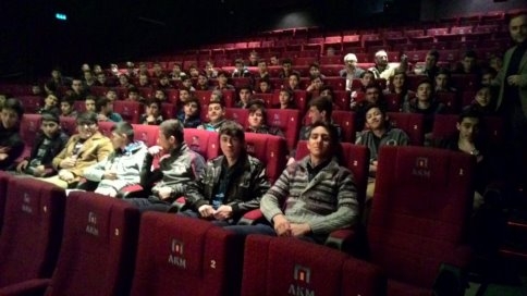 Akyazılı Gençlerden Kod Adı: K.O.Z’a Çıkartma