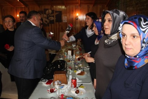 Başkan Akcan 08 Mart Dünya Kadınlar Gününü Kutladı