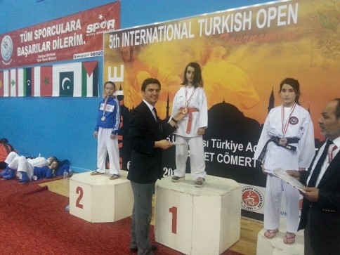 MADALYA AVCILARI BOŞ DURMUYOR