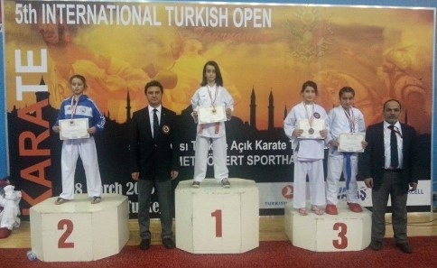 MADALYA AVCILARI BOŞ DURMUYOR