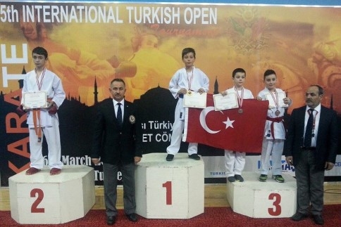 MADALYA AVCILARI BOŞ DURMUYOR