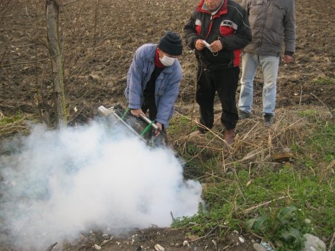 Akyazı Belediyesi Sağlık İşleri Ekiplerinden Larva Mücadelesi