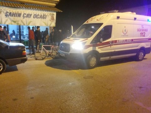 Akyazı Merkez Yeni Cami Önünde Bir Kişi Kendini Kesti