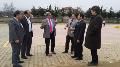 Başkan Akcan Cumhuriyet Ortaokulu'nu Ziyaret Etti