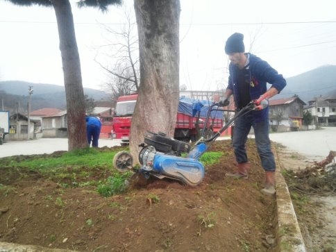 Akyazı Belediyesi Park Ve Bahçeler Müdürlüğü Hız Kesmiyor…