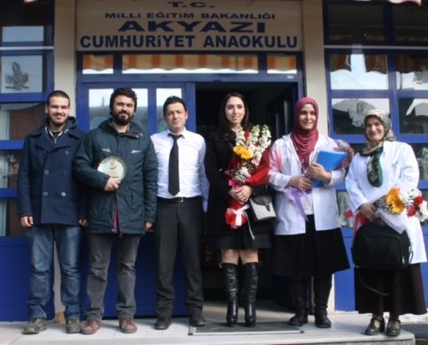 Minki Öğrencilere Önce Seminer, Sonrada Hediyeler Verildi