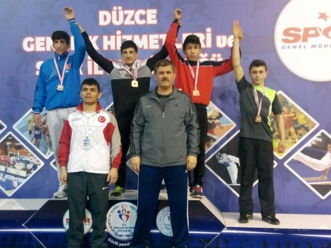 Akyazılı Güreşçilerin Başarısı