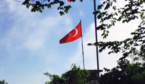 Akyazılı Gençlerden Keremali Zirvesi’ne Bayrak Çıkışı