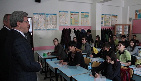 AKYAZI BELEDİYE BAŞKANI HASAN AKCAN’DAN ÖĞRENCİLERE TEOG SINAV DESTEĞİ