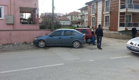 Paris İlkokulu Önünde Kaza 1 Çocuk Yaralandı 