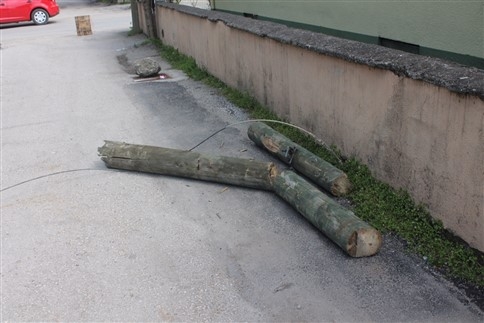 Yıkılan Direği Kimse Görmüyor mu?