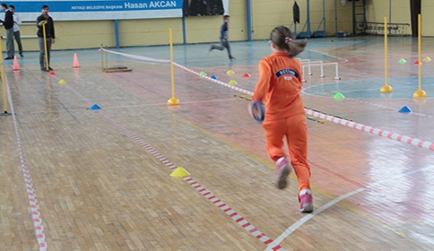 BAŞKAN AKCAN SALON SPORU OLİMPİYATLARININ START’INI VERDİ