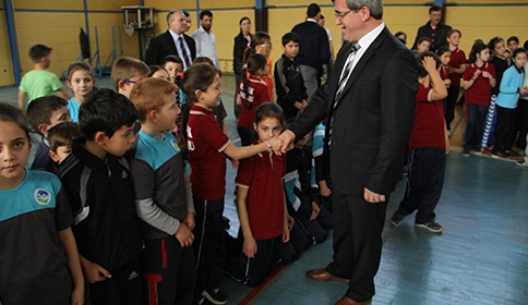 BAŞKAN AKCAN SALON SPORU OLİMPİYATLARININ START’INI VERDİ