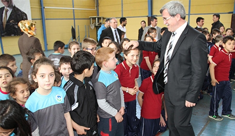 BAŞKAN AKCAN SALON SPORU OLİMPİYATLARININ START’INI VERDİ