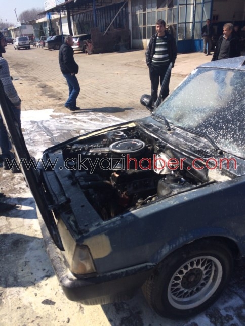 Hareket halindeki otomobil alev Aldı