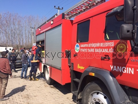 Hareket halindeki otomobil alev Aldı