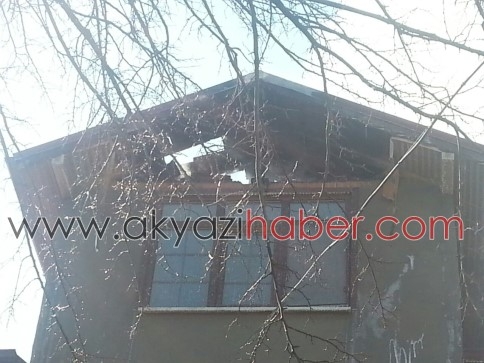 Karaçalılık'ta Çatı Yangını