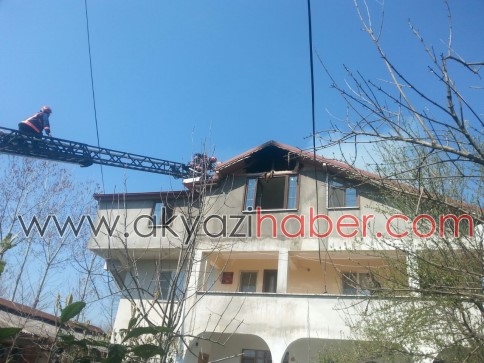 Karaçalılık'ta Çatı Yangını