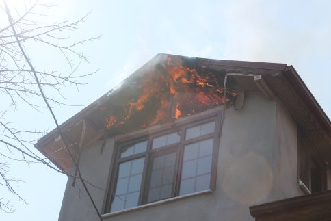 Karaçalılık'ta Çatı Yangını