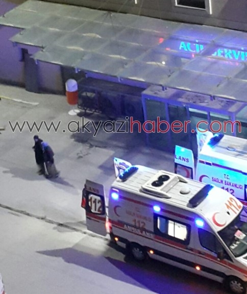 Akyazı'da meydana gelen silahlı Çatışmada 3 kişi yaralandı.