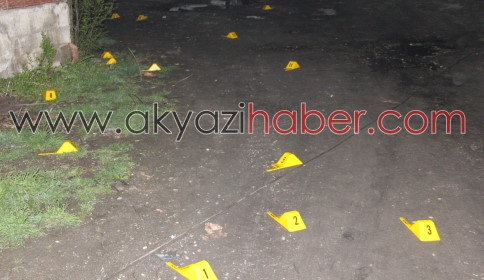 Akyazı'da meydana gelen silahlı Çatışmada 3 kişi yaralandı.