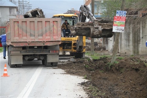Fen İşleri Müdürlüğü Ekipleri Dört Koldan