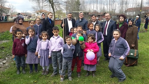 Orman Haftasında Başkan Akcan Öğrencilerle Fidan Dikti