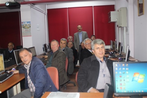 Muhtarlar Bilgisayar Kullanmasını Öğreniyor