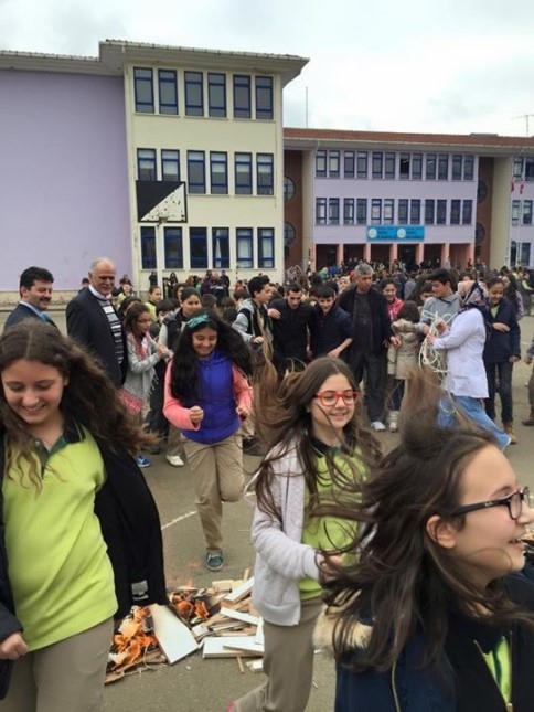 Paris Ortaokulunda Coşkulu Nevruz Kutlaması