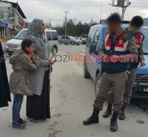 Para Vermeyen Esnafa Kızdı Arabanın Camını Kırdı