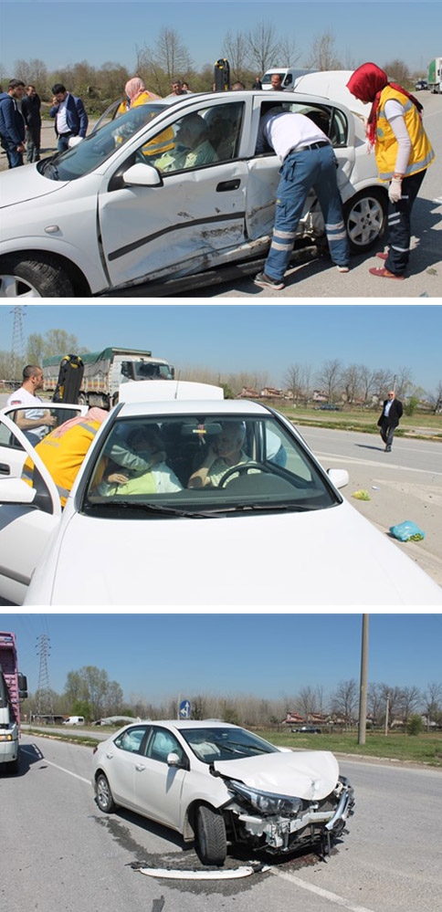 Meydana Gelen Kazada 2'si Ağır Olmak Üzere 4 Kişi Yaralandı