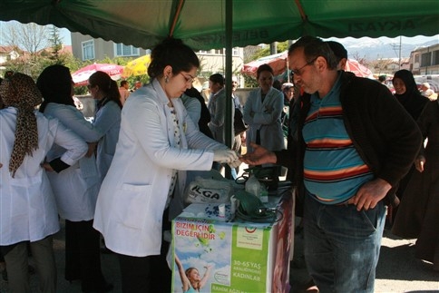 Kanser Haftası Nedeniyle Akyazı’da Etkinlik Yapıldı