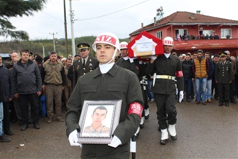 Jandarma Eri Karapürçek'te Toprağa Verildi