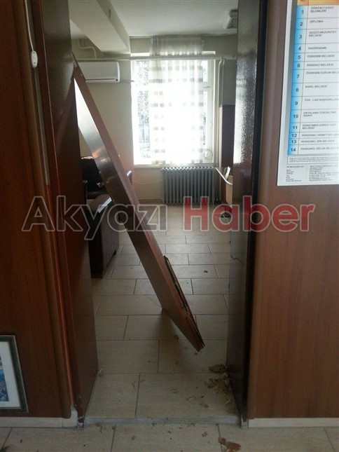 Akyazı Şehit Halil İbrahim Sert Lisesine Hırsızlar Girdi