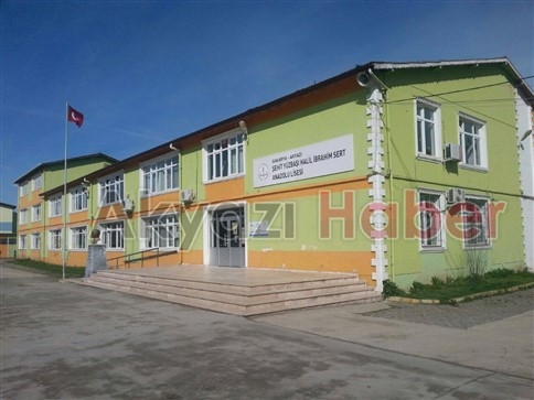 Akyazı Şehit Halil İbrahim Sert Lisesine Hırsızlar Girdi