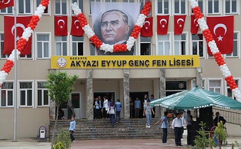 Akyazı Fen Başarısını Tescilledi