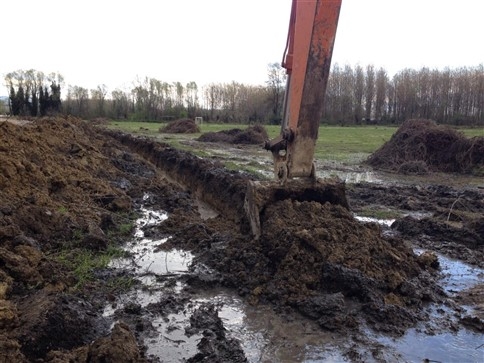 Eskibedil Vakıf Yolu Arasına Yol Genişletme Ve Büz Çalışmaları Sürüyor.