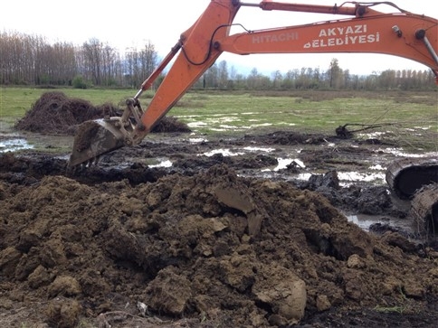 Eskibedil Vakıf Yolu Arasına Yol Genişletme Ve Büz Çalışmaları Sürüyor.