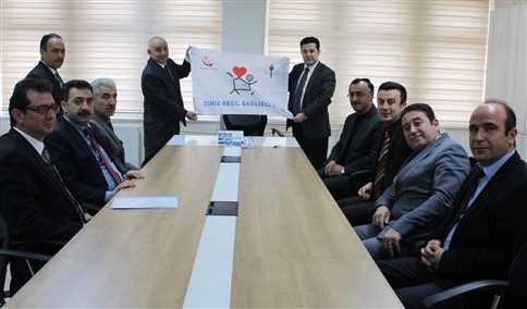 Beş Okula Beyaz Bayrak