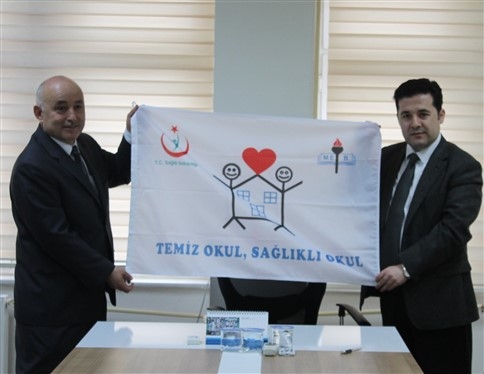 Beş Okula Beyaz Bayrak